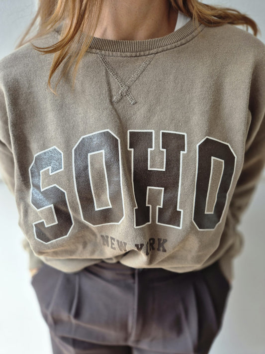 Sweatshirt