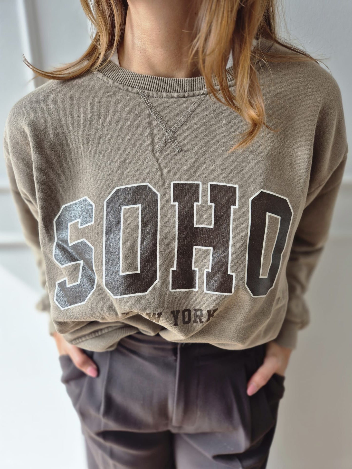 Sweatshirt